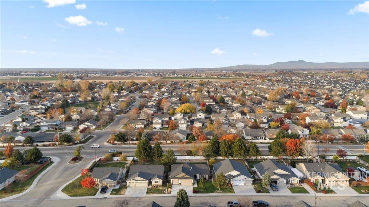 10682 Rain Springs St., Nampa, Idaho 83687-5110, 3 Bedrooms, 2 Bathrooms, Residential For Sale, Price $429,900, 98967375