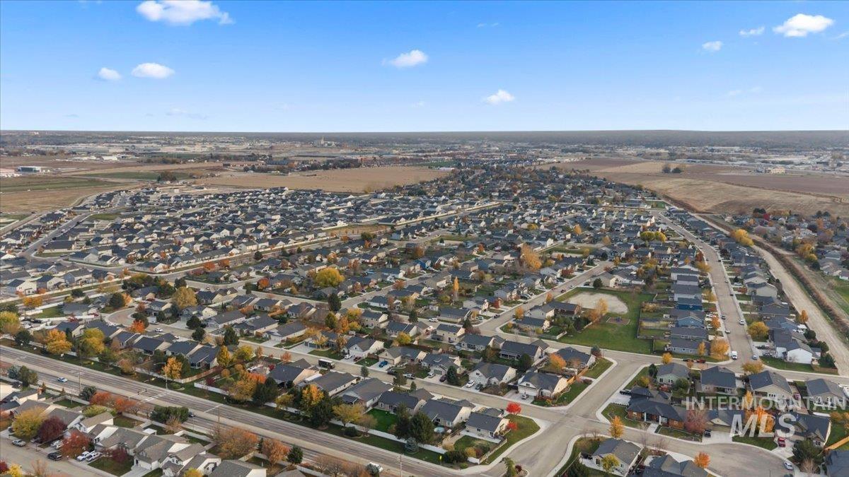 10682 Rain Springs St., Nampa, Idaho 83687-5110, 3 Bedrooms, 2 Bathrooms, Residential For Sale, Price $429,900, 98967375