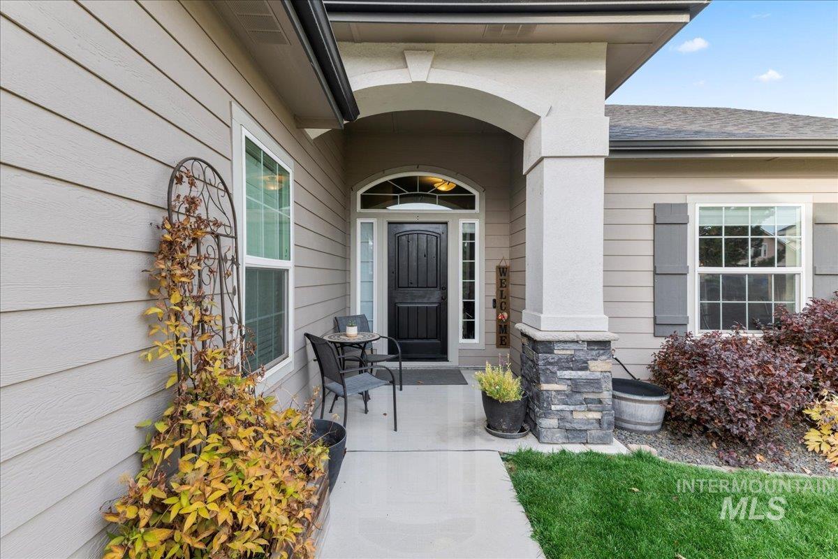 10682 Rain Springs St., Nampa, Idaho 83687-5110, 3 Bedrooms, 2 Bathrooms, Residential For Sale, Price $429,900, 98967375