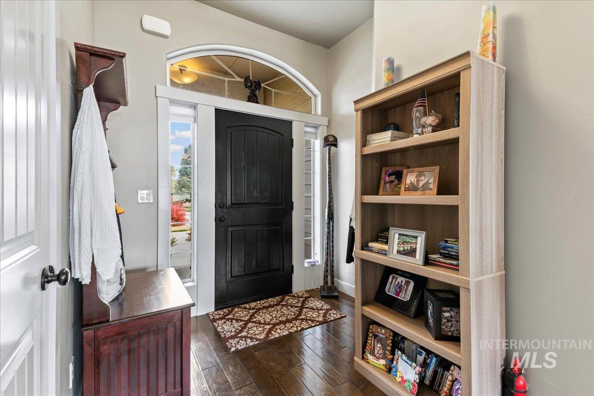 10682 Rain Springs St., Nampa, Idaho 83687-5110, 3 Bedrooms, 2 Bathrooms, Residential For Sale, Price $429,900, 98967375