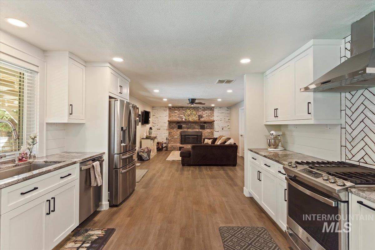 13712 Jarett St., Caldwell, Idaho 83607, 3 Bedrooms, 2.5 Bathrooms, Residential For Sale, Price $574,990, 98967389