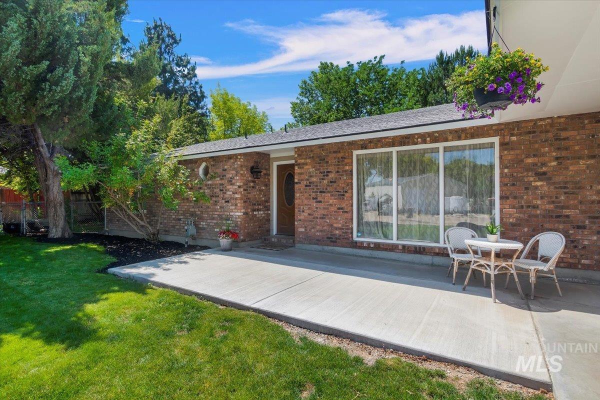 13712 Jarett St., Caldwell, Idaho 83607, 3 Bedrooms, 2.5 Bathrooms, Residential For Sale, Price $574,990, 98967389