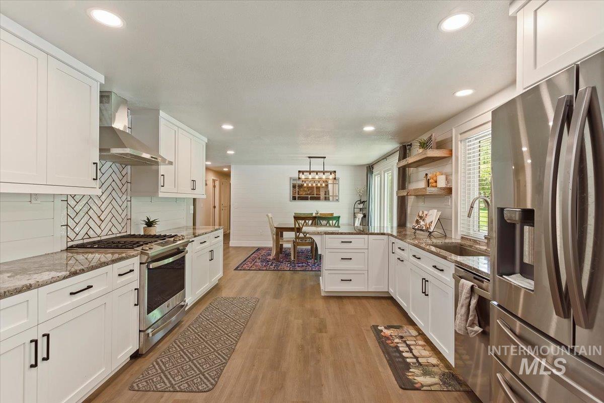 13712 Jarett St., Caldwell, Idaho 83607, 3 Bedrooms, 2.5 Bathrooms, Residential For Sale, Price $574,990, 98967389