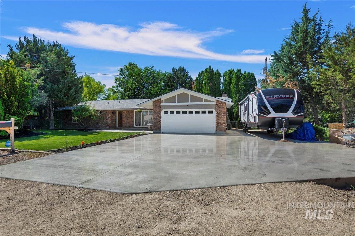 13712 Jarett St., Caldwell, Idaho 83607, 3 Bedrooms, 2.5 Bathrooms, Residential For Sale, Price $574,990, 98967389