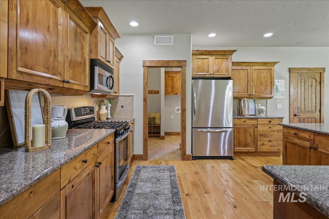 506 E Havasu Falls St., Meridian, Idaho 83646, 3 Bedrooms, 2.5 Bathrooms, Residential For Sale, Price $648,500, 98967392