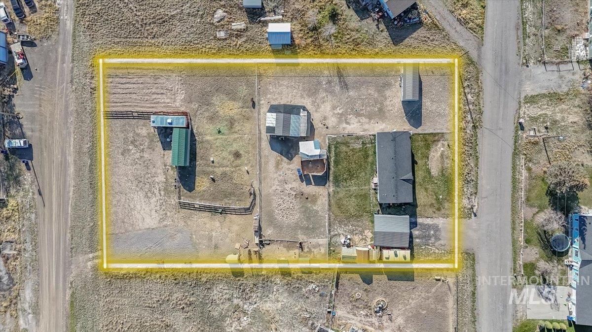 2436 B Oakley Ave, Hollister, Idaho 83301, 3 Bedrooms, 2 Bathrooms, Residential For Sale, Price $335,000, 98967395