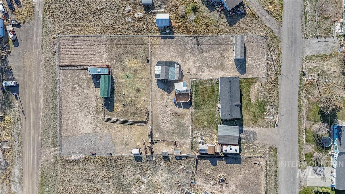 2436 B Oakley Ave, Hollister, Idaho 83301, 3 Bedrooms, 2 Bathrooms, Residential For Sale, Price $335,000, 98967395