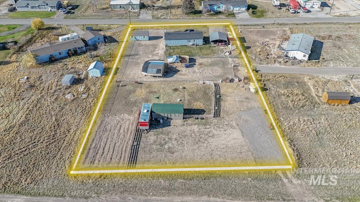 2436 B Oakley Ave, Hollister, Idaho 83301, 3 Bedrooms, 2 Bathrooms, Residential For Sale, Price $335,000, 98967395