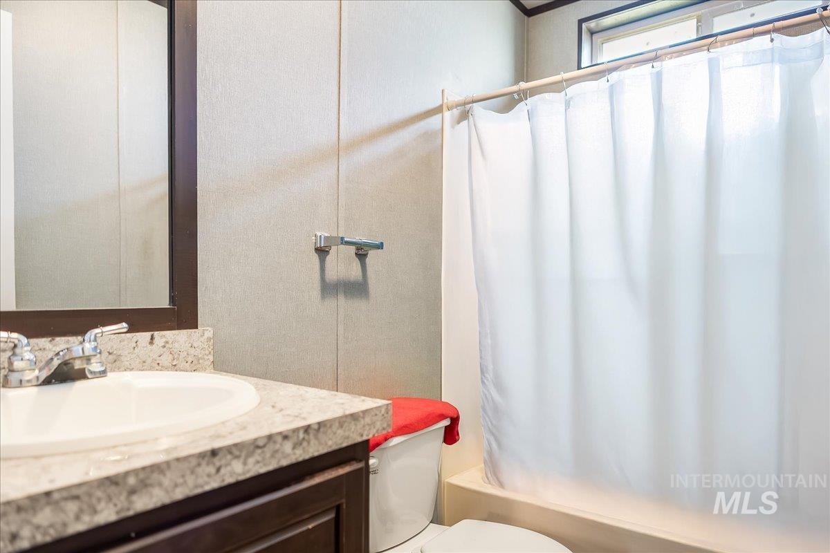 2436 B Oakley Ave, Hollister, Idaho 83301, 3 Bedrooms, 2 Bathrooms, Residential For Sale, Price $335,000, 98967395