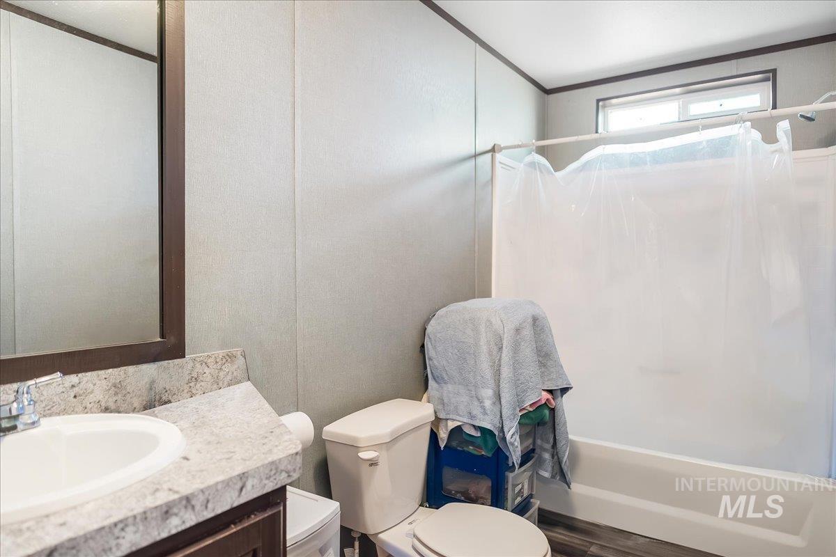 2436 B Oakley Ave, Hollister, Idaho 83301, 3 Bedrooms, 2 Bathrooms, Residential For Sale, Price $335,000, 98967395