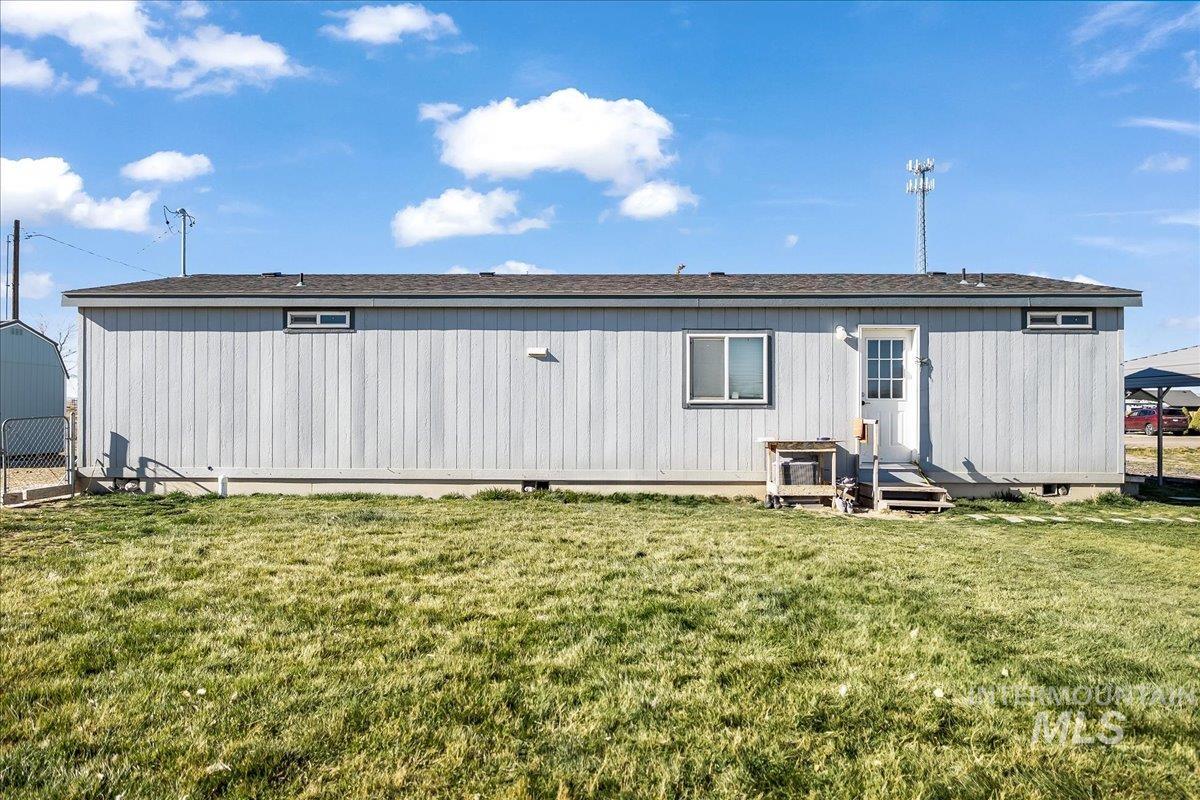 2436 B Oakley Ave, Hollister, Idaho 83301, 3 Bedrooms, 2 Bathrooms, Residential For Sale, Price $335,000, 98967395