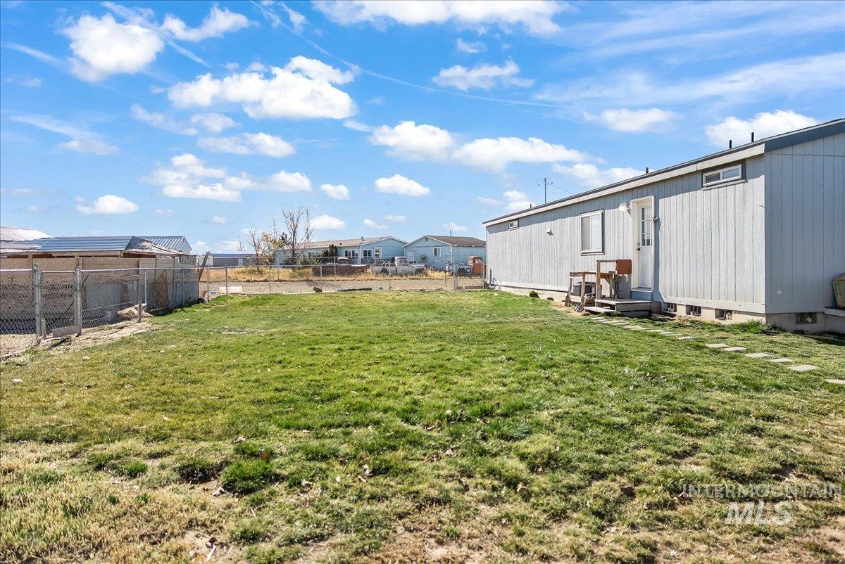 2436 B Oakley Ave, Hollister, Idaho 83301, 3 Bedrooms, 2 Bathrooms, Residential For Sale, Price $335,000, 98967395