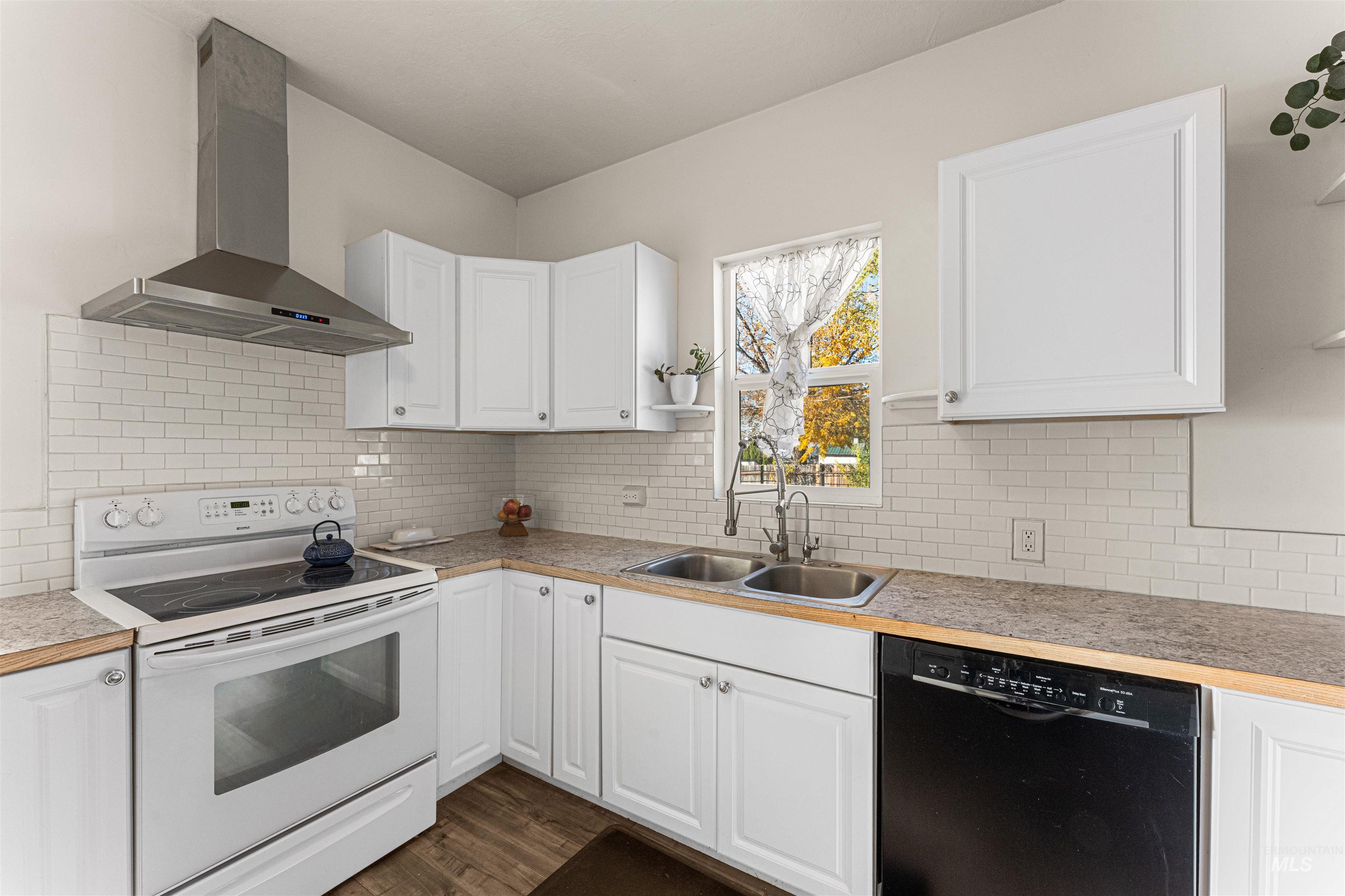 1123 Rosenlof Ave, Nampa, Idaho 83687, 2 Bedrooms, 1 Bathroom, Residential For Sale, Price $299,900, 98967397