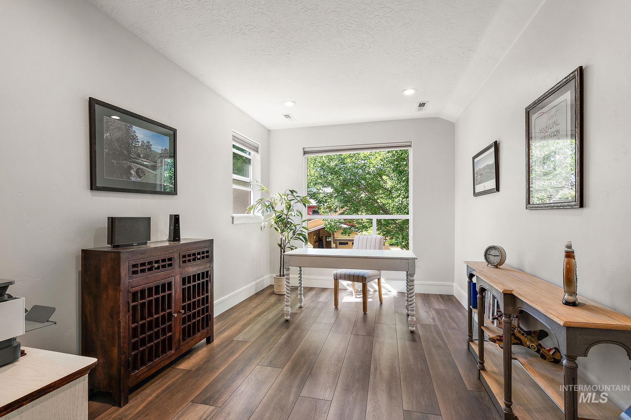 1234 E Lone Shore Dr, Eagle, Idaho 83616, 3 Bedrooms, 2.5 Bathrooms, Residential For Sale, Price $699,000, 98967401