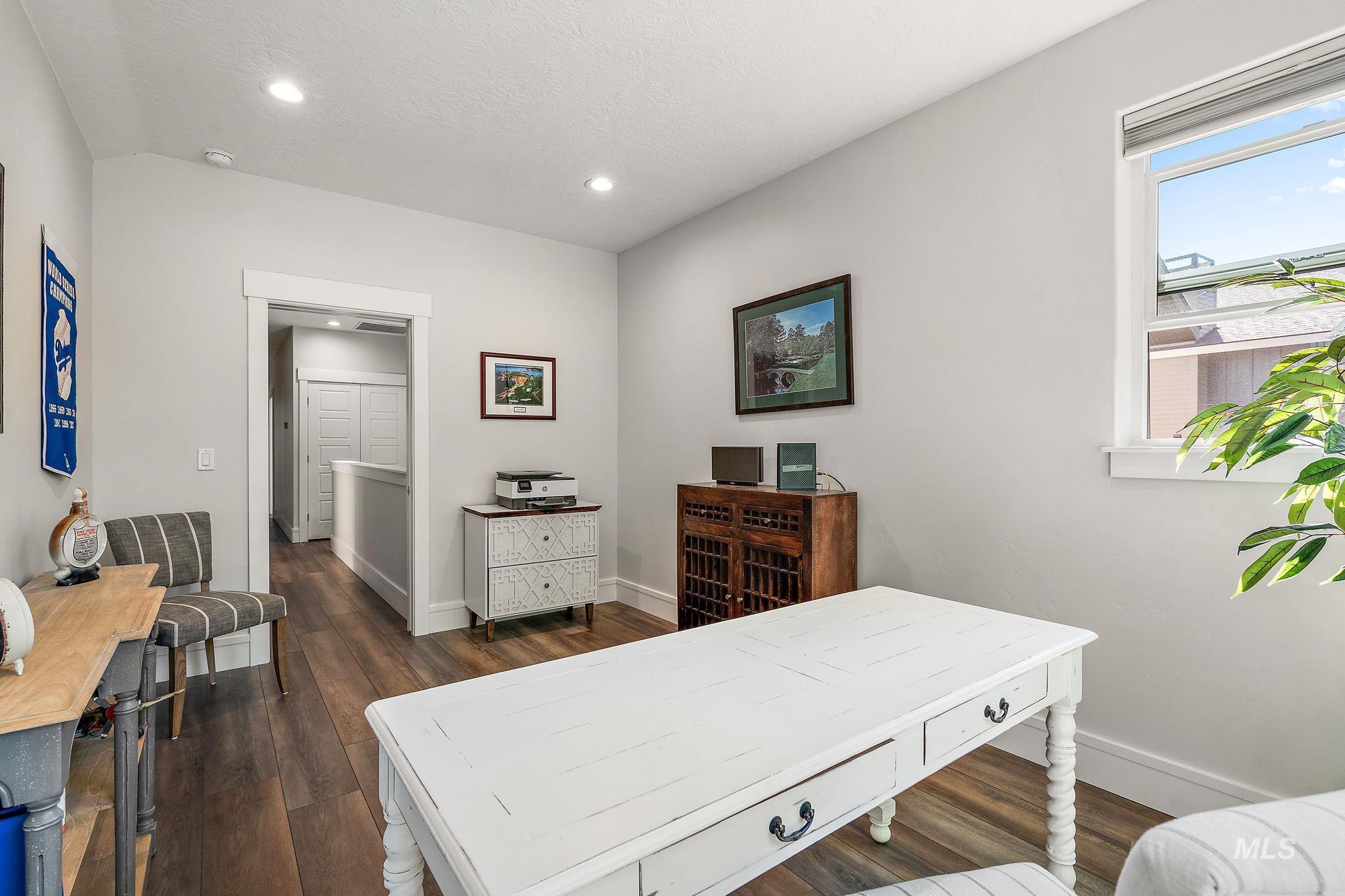 1234 E Lone Shore Dr, Eagle, Idaho 83616, 3 Bedrooms, 2.5 Bathrooms, Residential For Sale, Price $699,000, 98967401