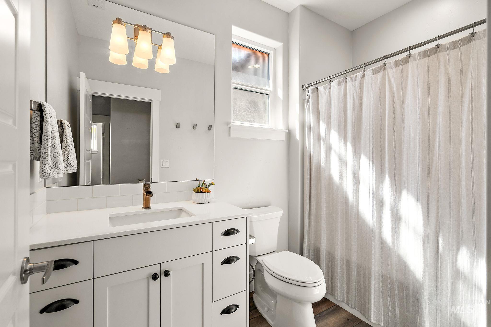 1234 E Lone Shore Dr, Eagle, Idaho 83616, 3 Bedrooms, 2.5 Bathrooms, Residential For Sale, Price $699,000, 98967401