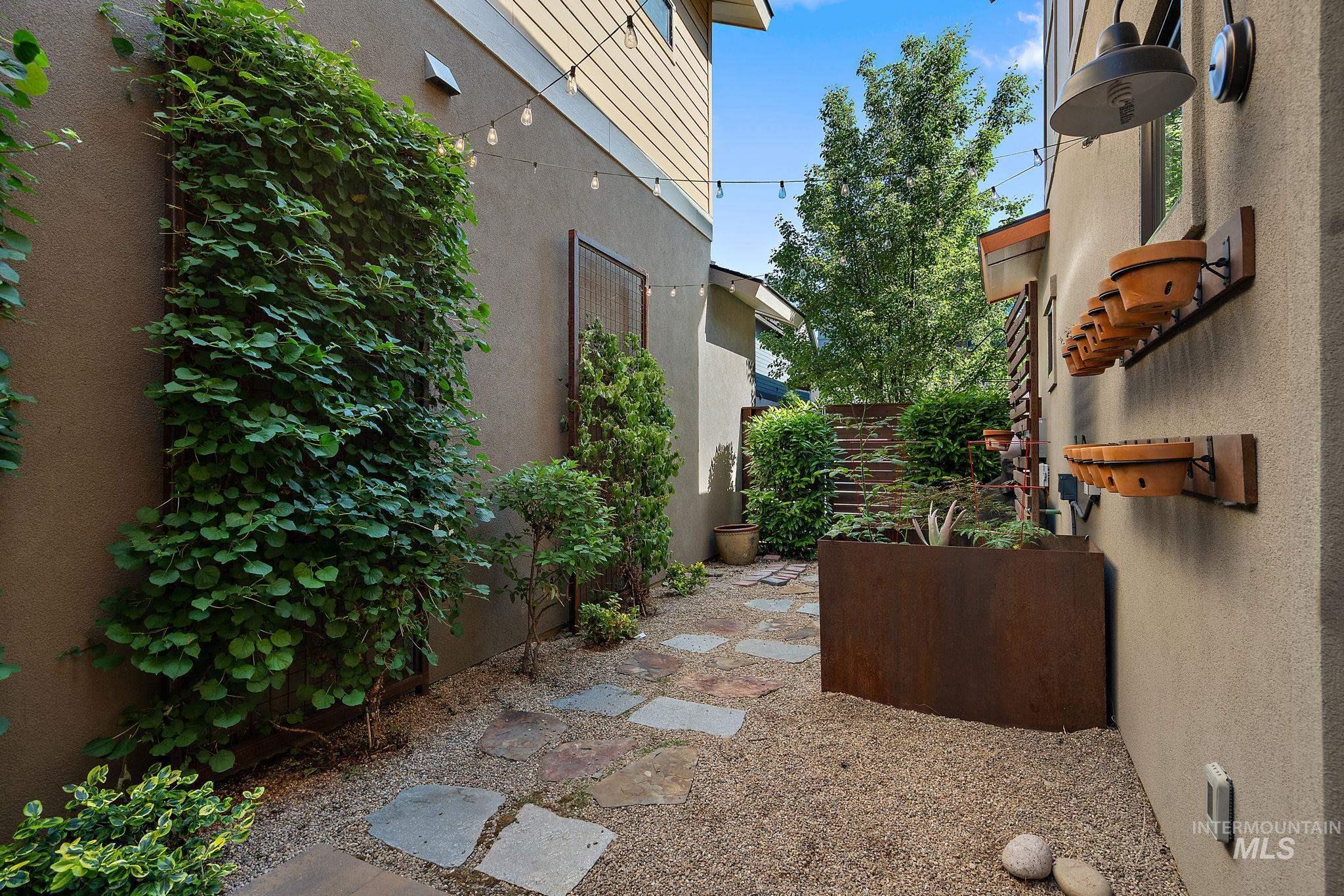 1234 E Lone Shore Dr, Eagle, Idaho 83616, 3 Bedrooms, 2.5 Bathrooms, Residential For Sale, Price $699,000, 98967401