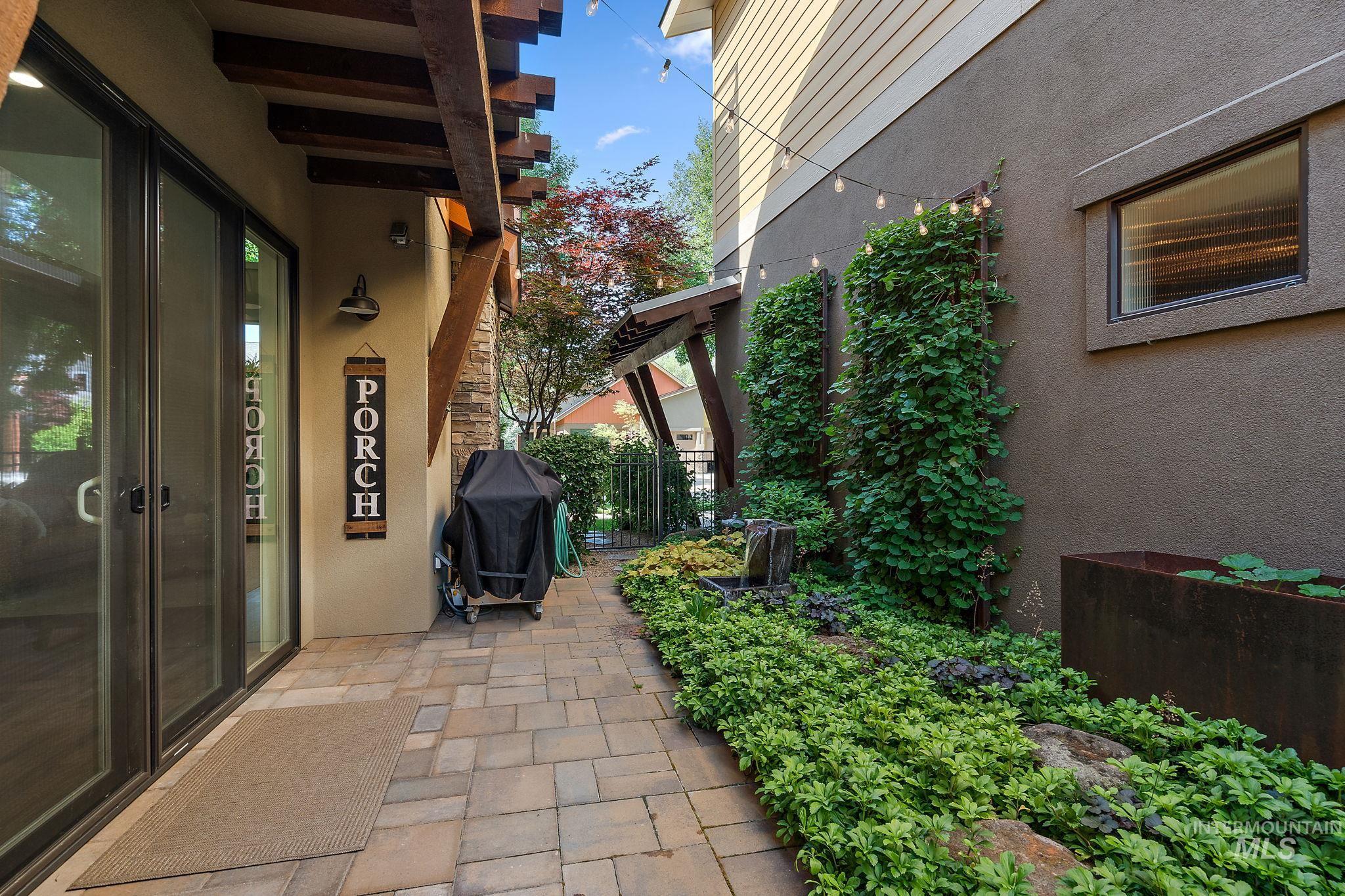 1234 E Lone Shore Dr, Eagle, Idaho 83616, 3 Bedrooms, 2.5 Bathrooms, Residential For Sale, Price $699,000, 98967401