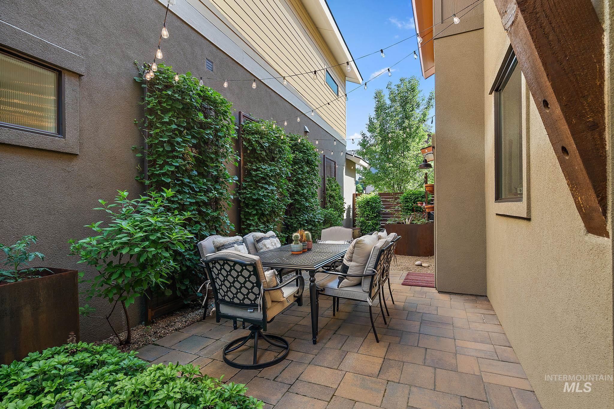 1234 E Lone Shore Dr, Eagle, Idaho 83616, 3 Bedrooms, 2.5 Bathrooms, Residential For Sale, Price $699,000, 98967401