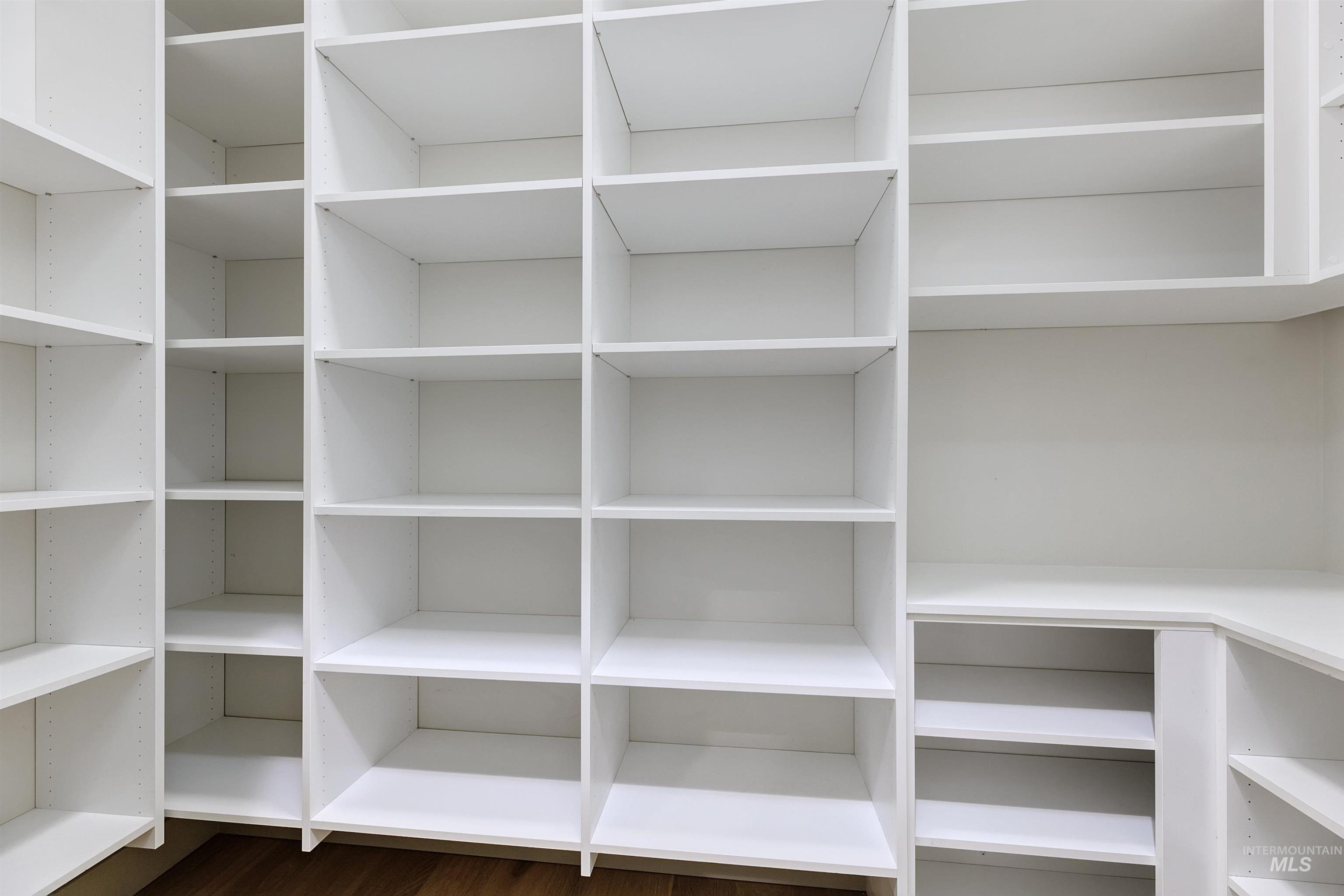 902 W Loretta St, Meridian, Idaho 83646, 3 Bedrooms, 2.5 Bathrooms, Residential For Sale, Price $759,900, 98967404