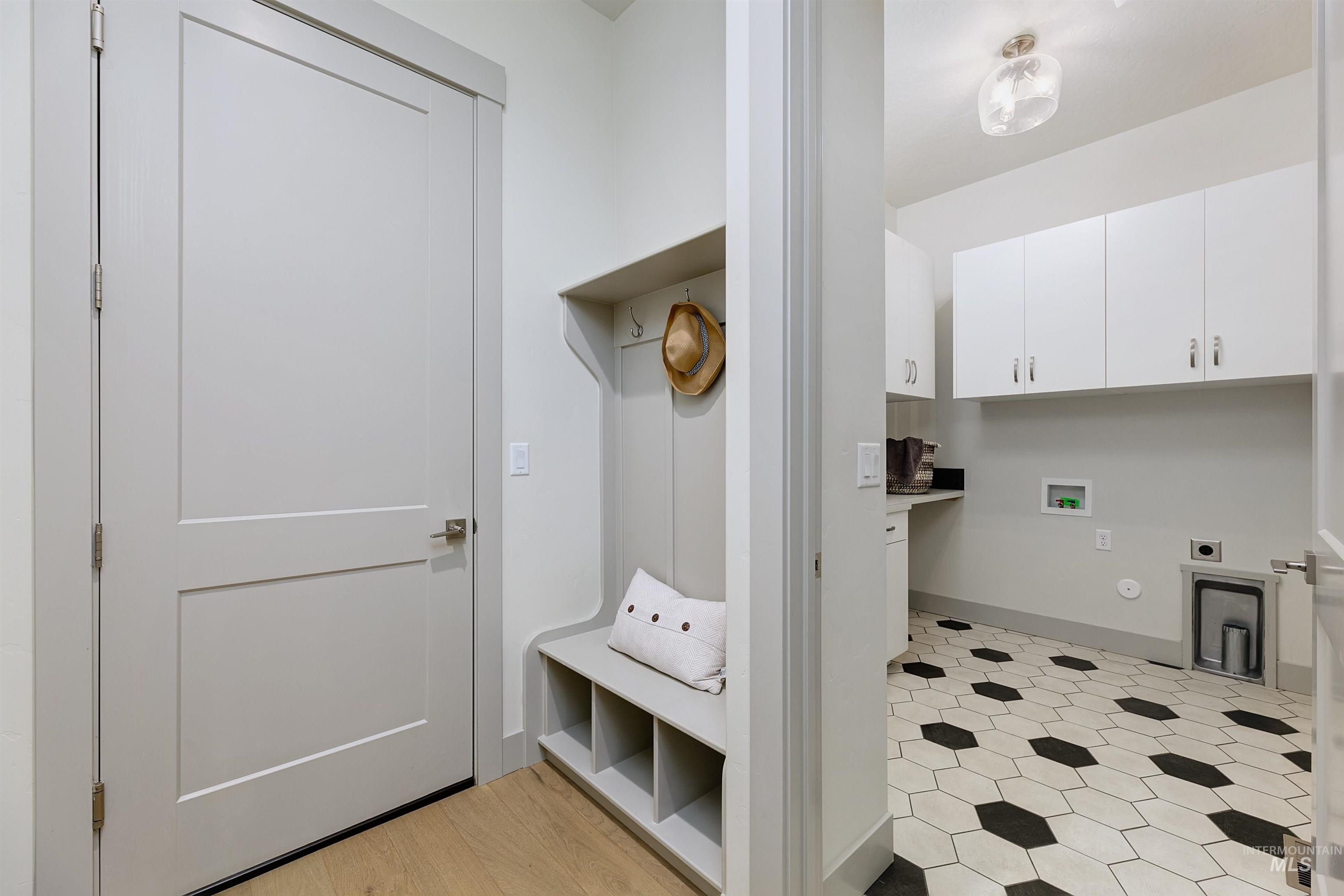 902 W Loretta St, Meridian, Idaho 83646, 3 Bedrooms, 2.5 Bathrooms, Residential For Sale, Price $759,900, 98967404