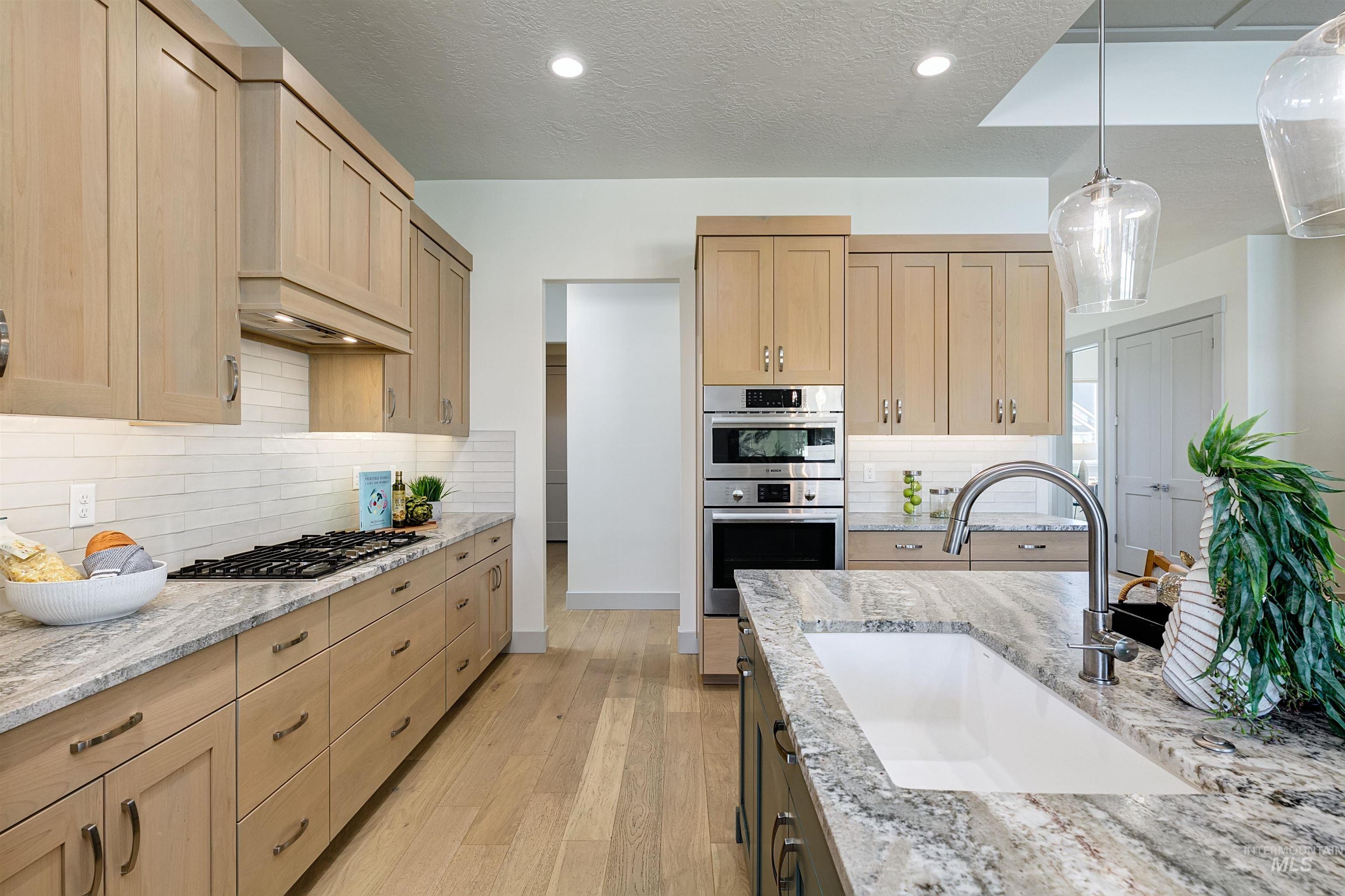 902 W Loretta St, Meridian, Idaho 83646, 3 Bedrooms, 2.5 Bathrooms, Residential For Sale, Price $759,900, 98967404