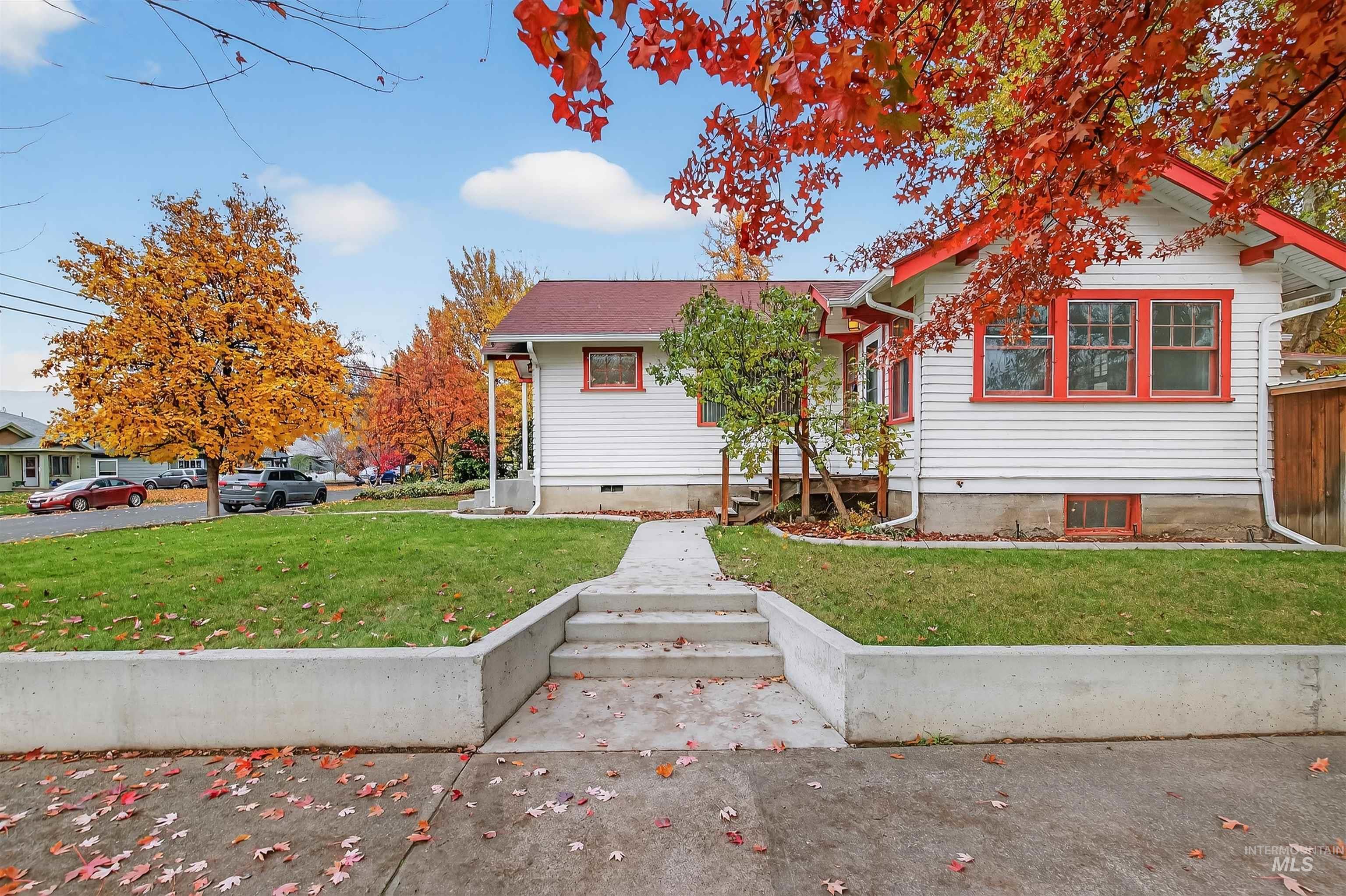 727 3rd Street, Lewiston, Idaho 83501, 3 Bedrooms, 2 Bathrooms, Residential For Sale, Price $325,000, 98967409