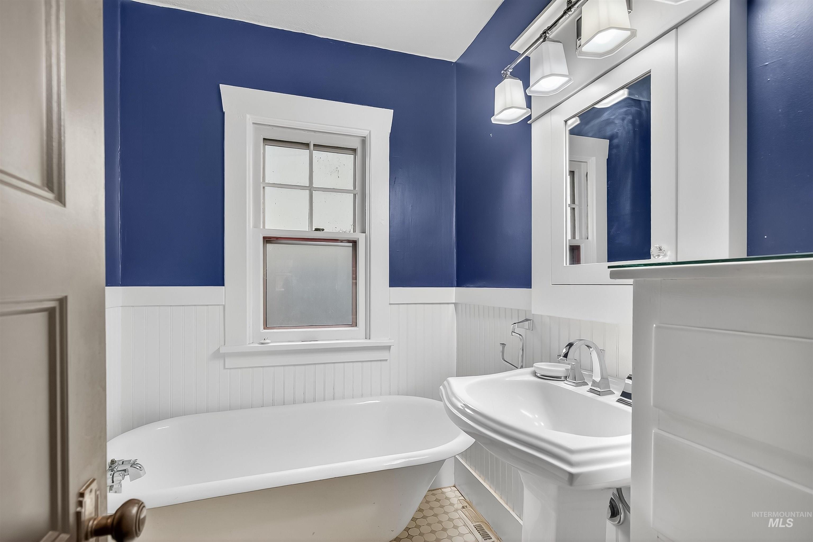 727 3rd Street, Lewiston, Idaho 83501, 3 Bedrooms, 2 Bathrooms, Residential For Sale, Price $325,000, 98967409