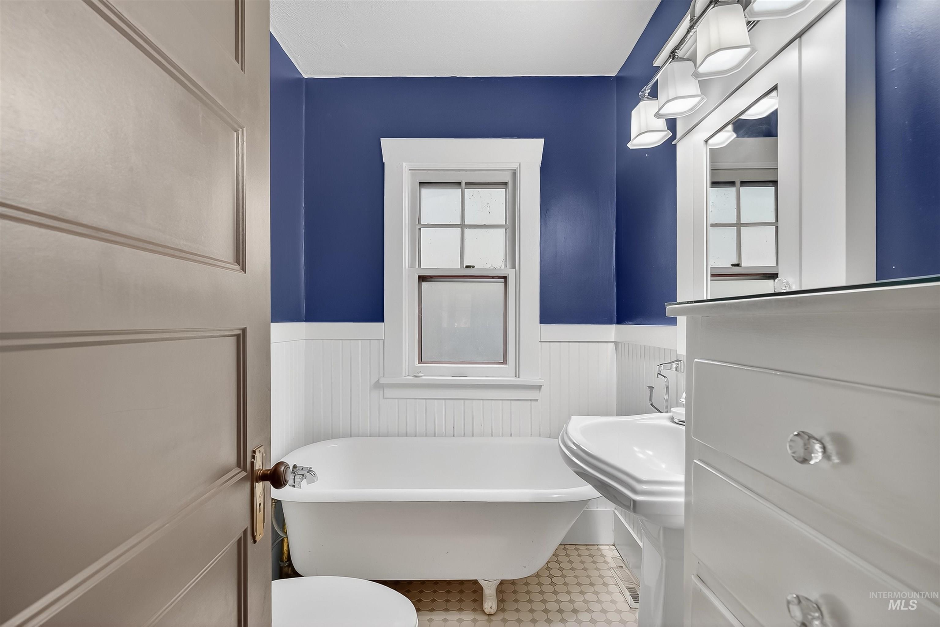 727 3rd Street, Lewiston, Idaho 83501, 3 Bedrooms, 2 Bathrooms, Residential For Sale, Price $325,000, 98967409