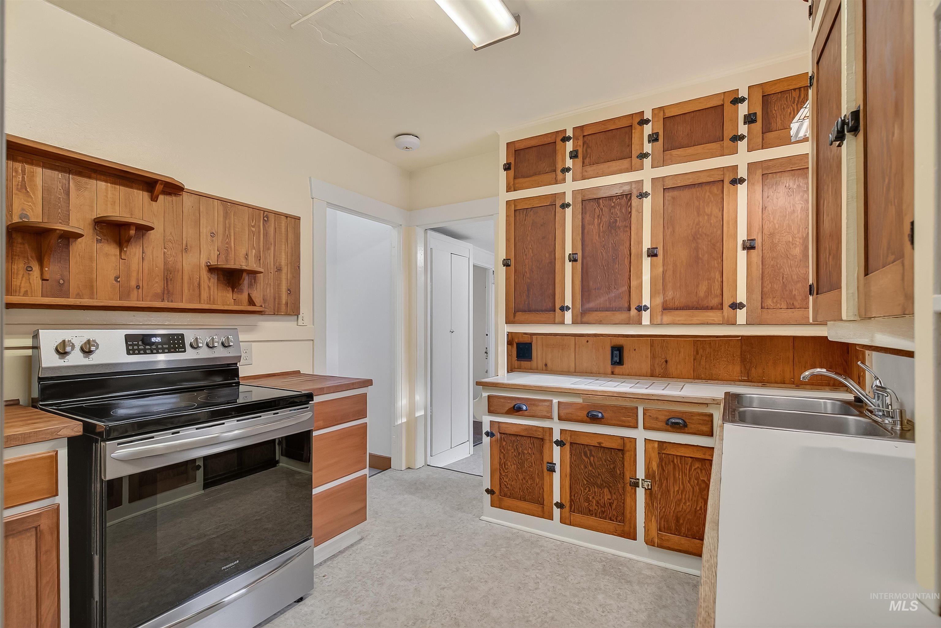 727 3rd Street, Lewiston, Idaho 83501, 3 Bedrooms, 2 Bathrooms, Residential For Sale, Price $325,000, 98967409