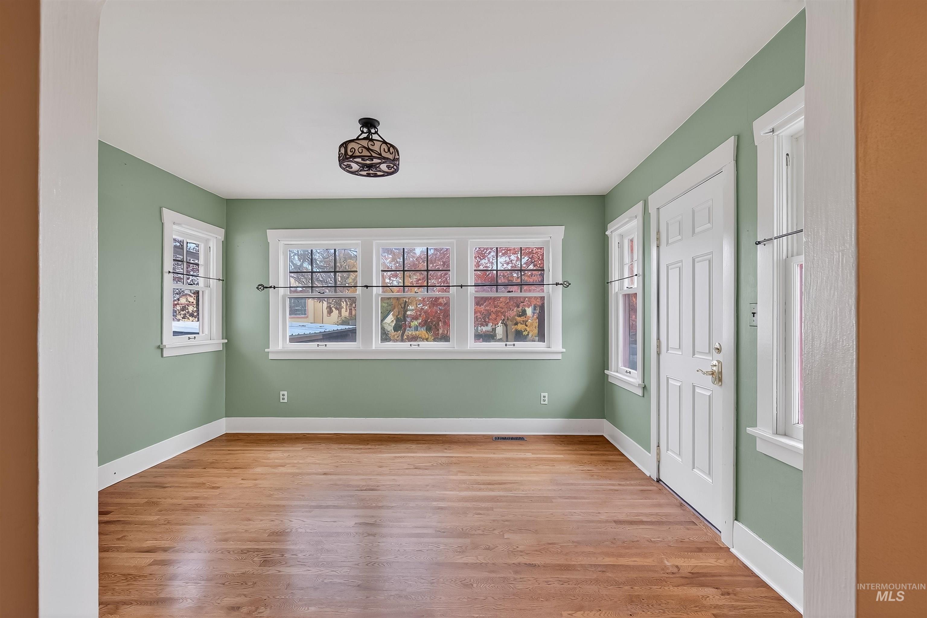 727 3rd Street, Lewiston, Idaho 83501, 3 Bedrooms, 2 Bathrooms, Residential For Sale, Price $325,000, 98967409