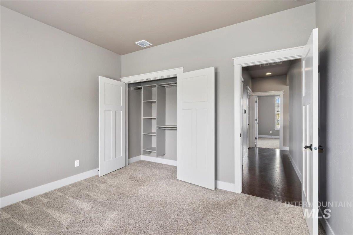 3989 N 3620 E, Kimberly, Idaho 83341-5053, 4 Bedrooms, 2.5 Bathrooms, Residential For Sale, Price $729,900, 98967416