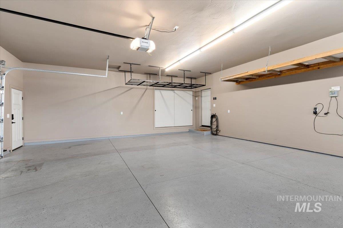 3989 N 3620 E, Kimberly, Idaho 83341-5053, 4 Bedrooms, 2.5 Bathrooms, Residential For Sale, Price $729,900, 98967416