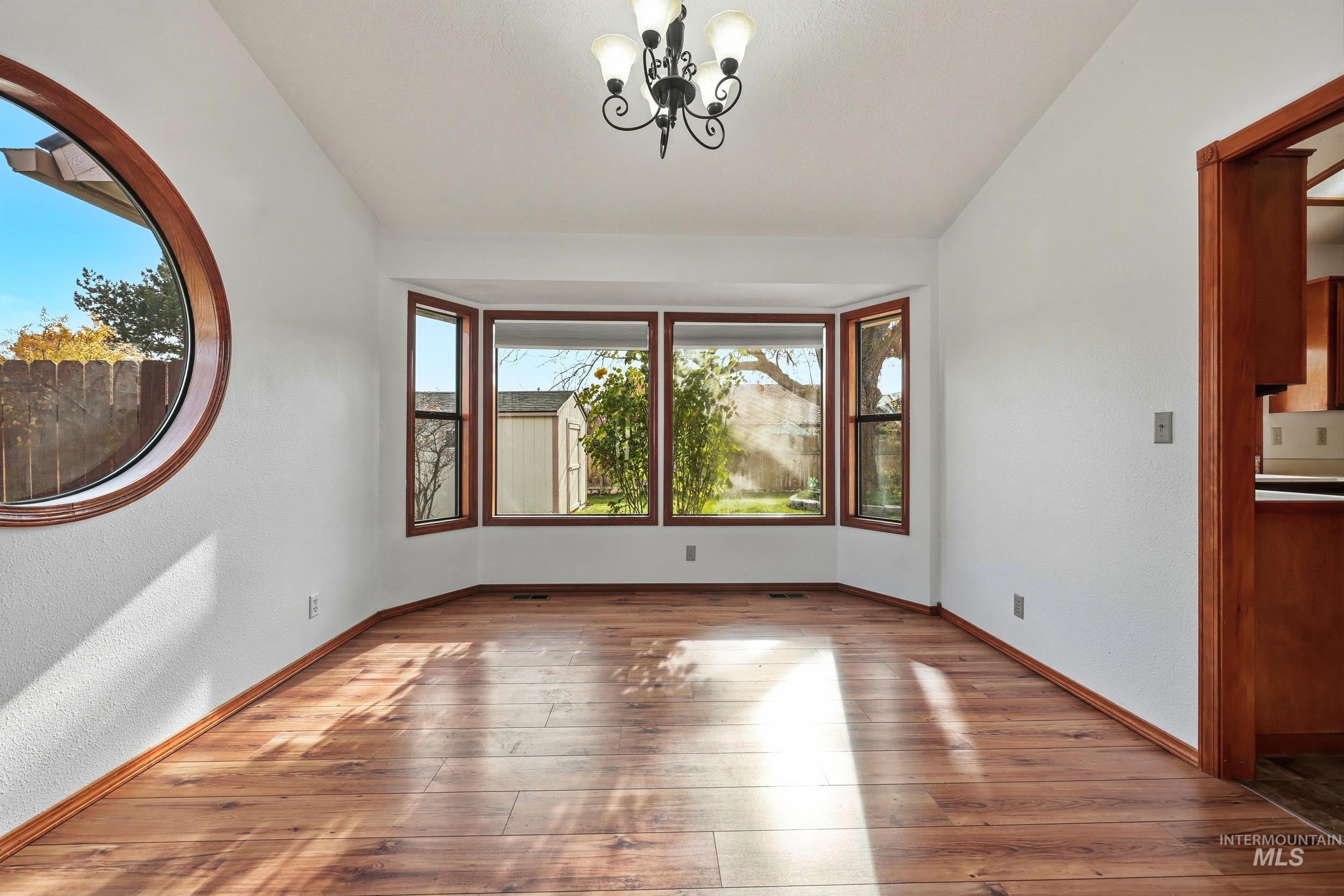 9807 Edna, Boise, Idaho 83704, 3 Bedrooms, 2 Bathrooms, Residential For Sale, Price $440,000, 98967417