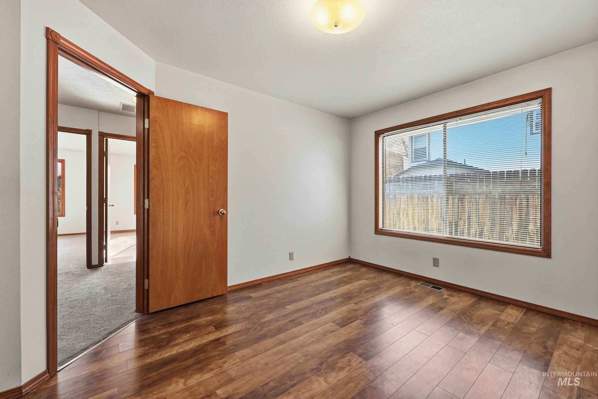 9807 Edna, Boise, Idaho 83704, 3 Bedrooms, 2 Bathrooms, Residential For Sale, Price $440,000, 98967417