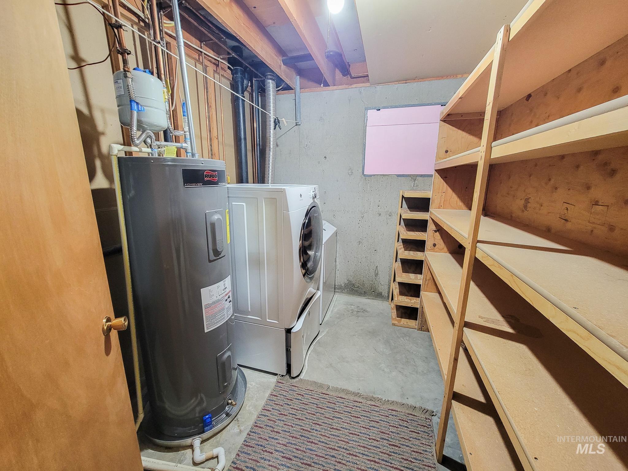 1815 Powers Drive, Lewiston, Idaho 83501, 4 Bedrooms, 2 Bathrooms, Residential For Sale, Price $432,500, 98967436