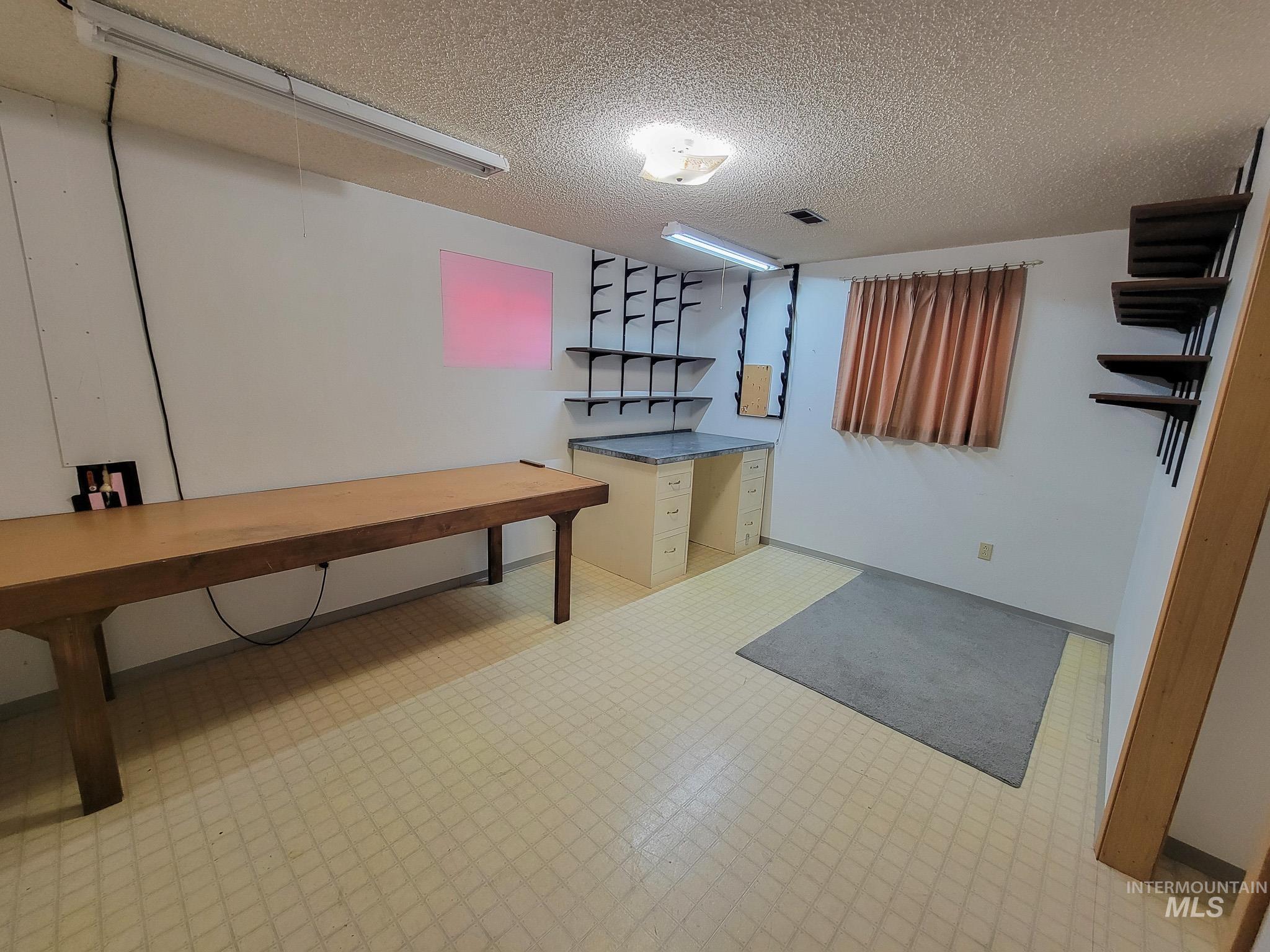 1815 Powers Drive, Lewiston, Idaho 83501, 4 Bedrooms, 2 Bathrooms, Residential For Sale, Price $432,500, 98967436