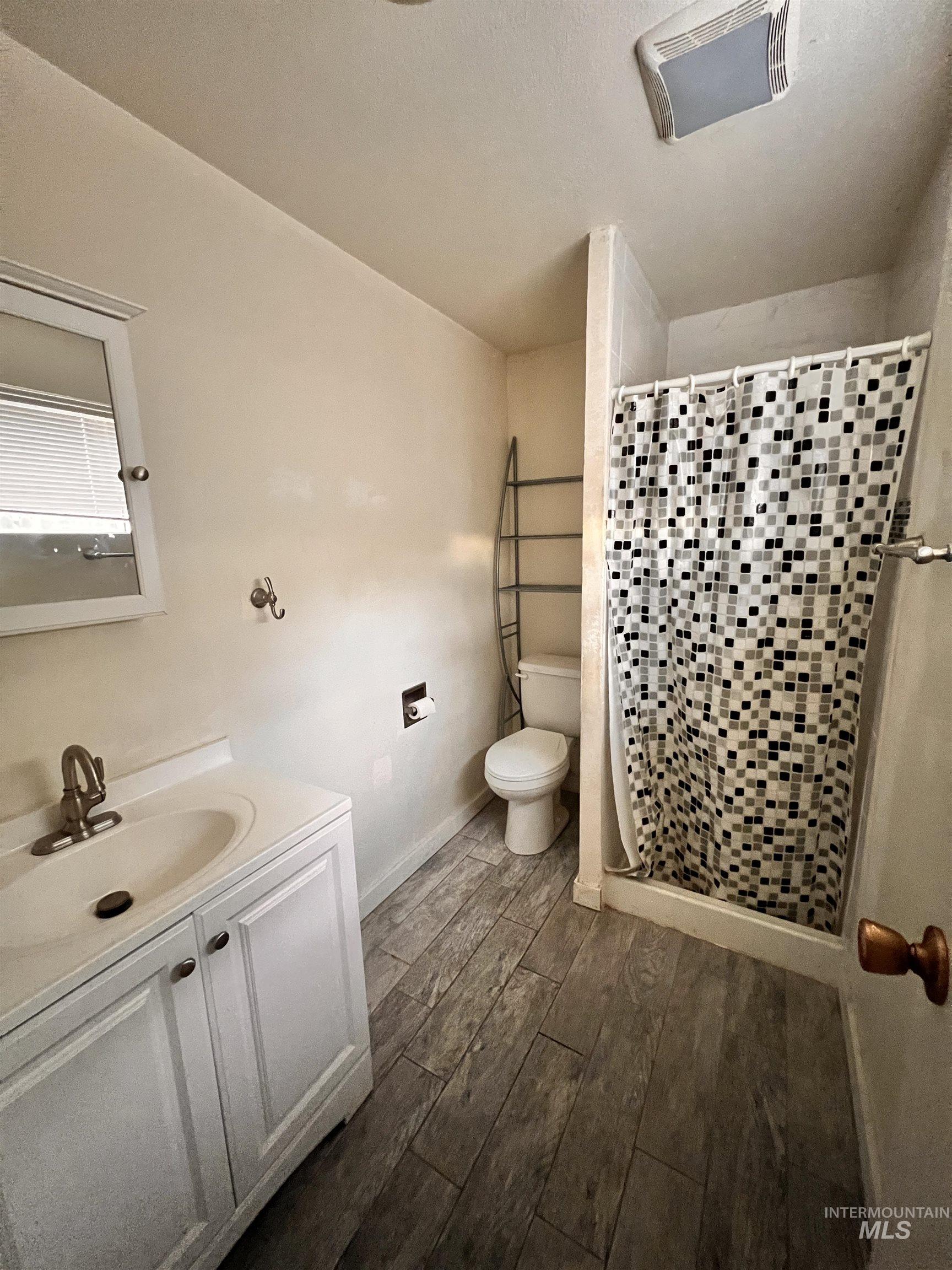 4514 W. Camas St., Boise, Idaho 83705, 3 Bedrooms, 2 Bathrooms, Residential For Sale, Price $475,000, 98967439