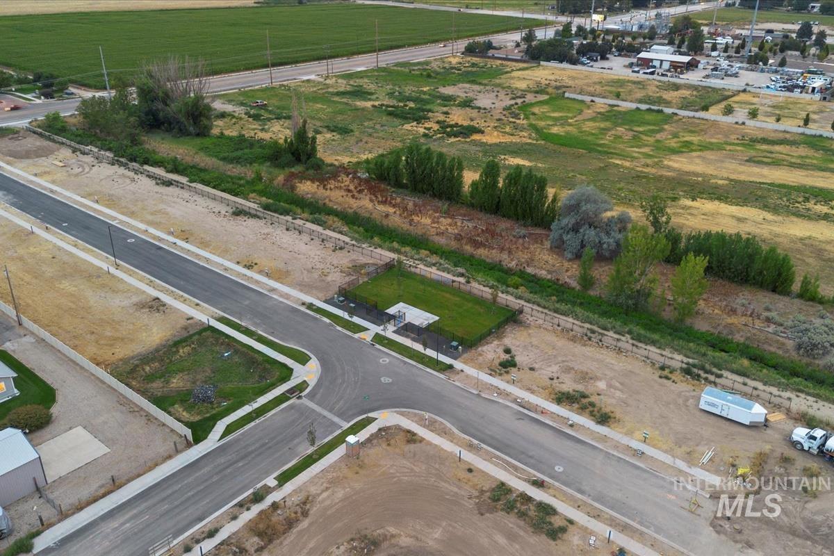 29 N Feather Reed Ave., Meridian, Idaho 83642, 3 Bedrooms, 2.5 Bathrooms, Residential For Sale, Price $619,900, 98967446