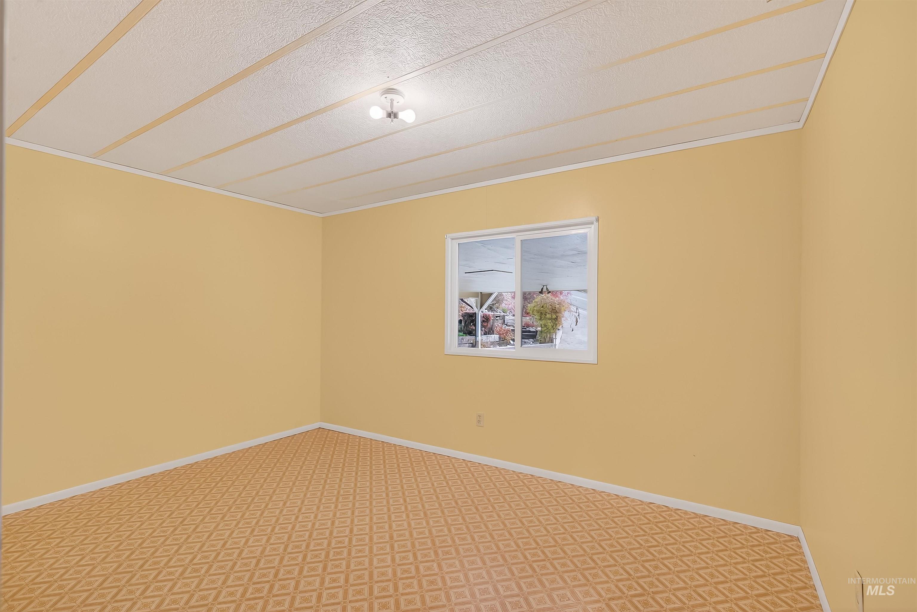 824 Main Street, Orofino, Idaho 83544, 3 Bedrooms, 2 Bathrooms, Residential For Sale, Price $259,000, 98967447