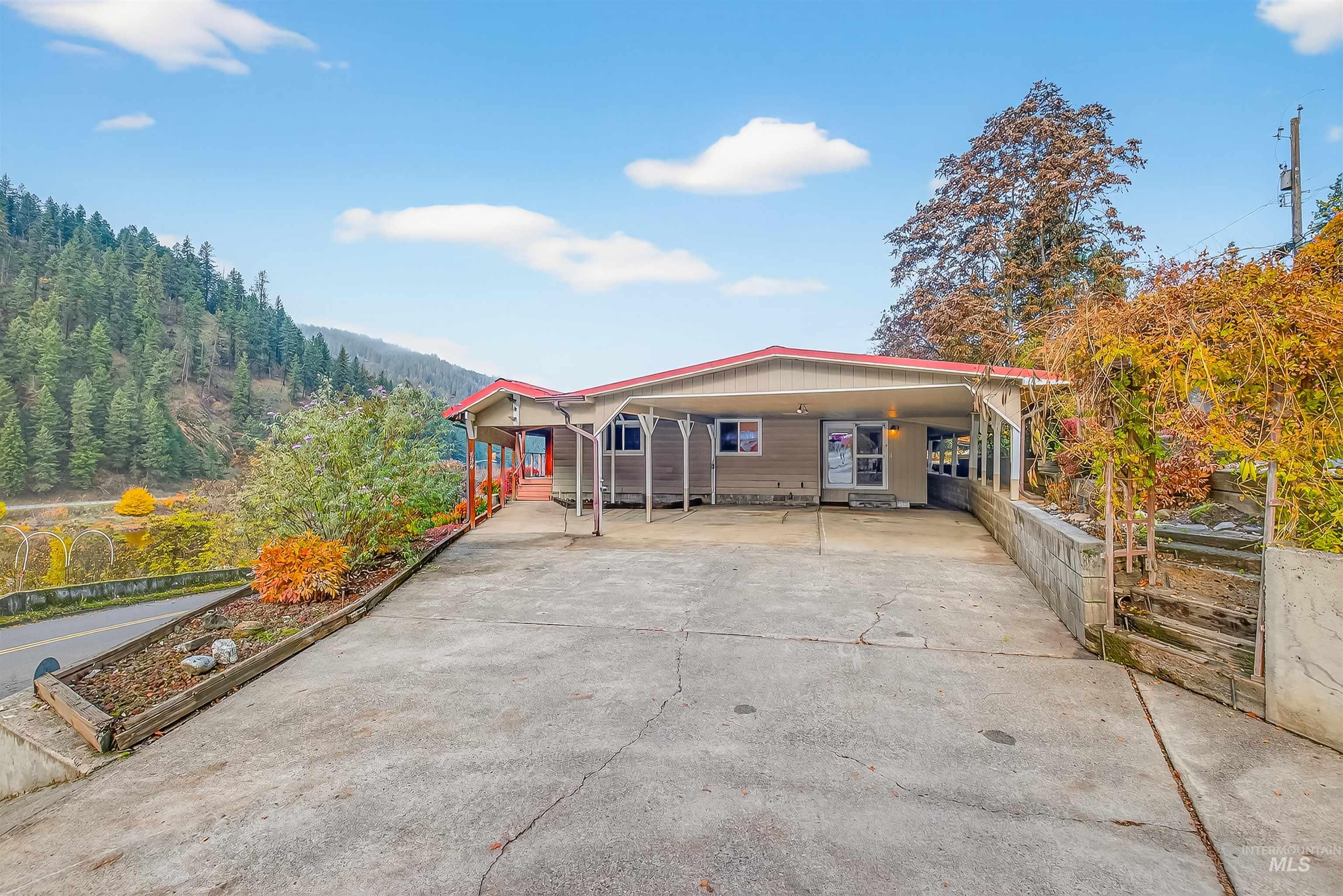 824 Main Street, Orofino, Idaho 83544, 3 Bedrooms, 2 Bathrooms, Residential For Sale, Price $259,000, 98967447