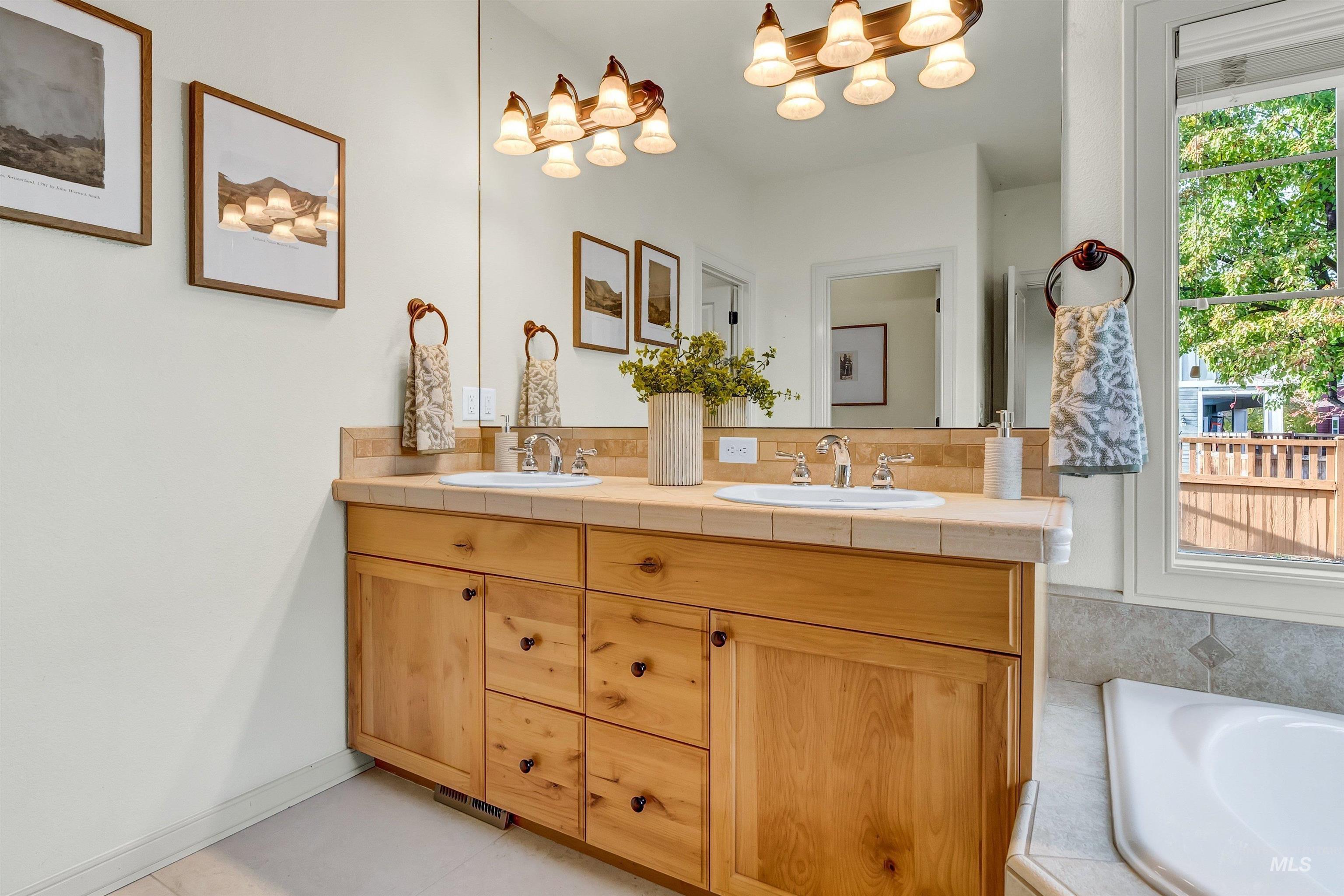 12733 N 10th Avenue, Boise, Idaho 83714-9333, 4 Bedrooms, 2.5 Bathrooms, Residential For Sale, Price $659,900, 98967454