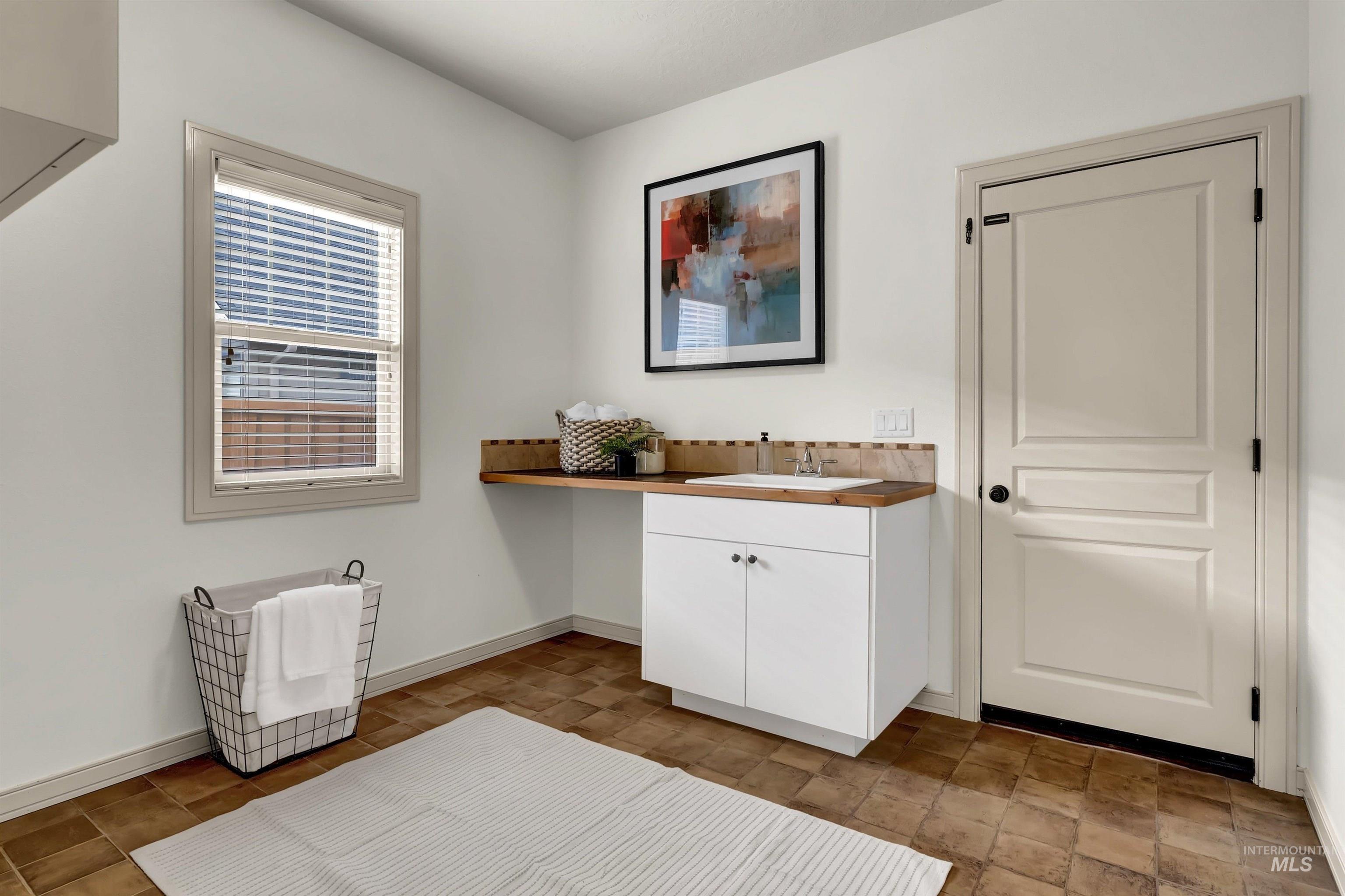 12733 N 10th Avenue, Boise, Idaho 83714-9333, 4 Bedrooms, 2.5 Bathrooms, Residential For Sale, Price $659,900, 98967454