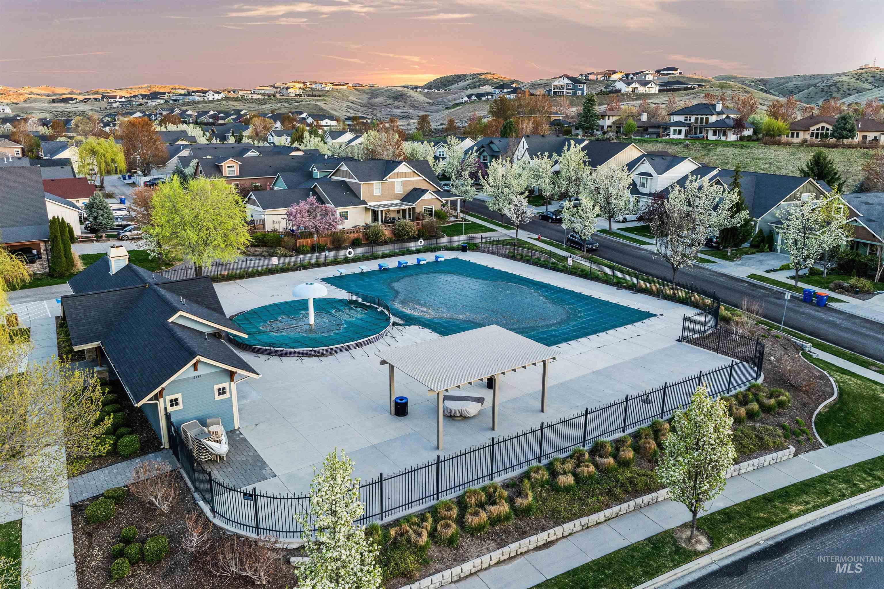 12733 N 10th Avenue, Boise, Idaho 83714-9333, 4 Bedrooms, 2.5 Bathrooms, Residential For Sale, Price $659,900, 98967454