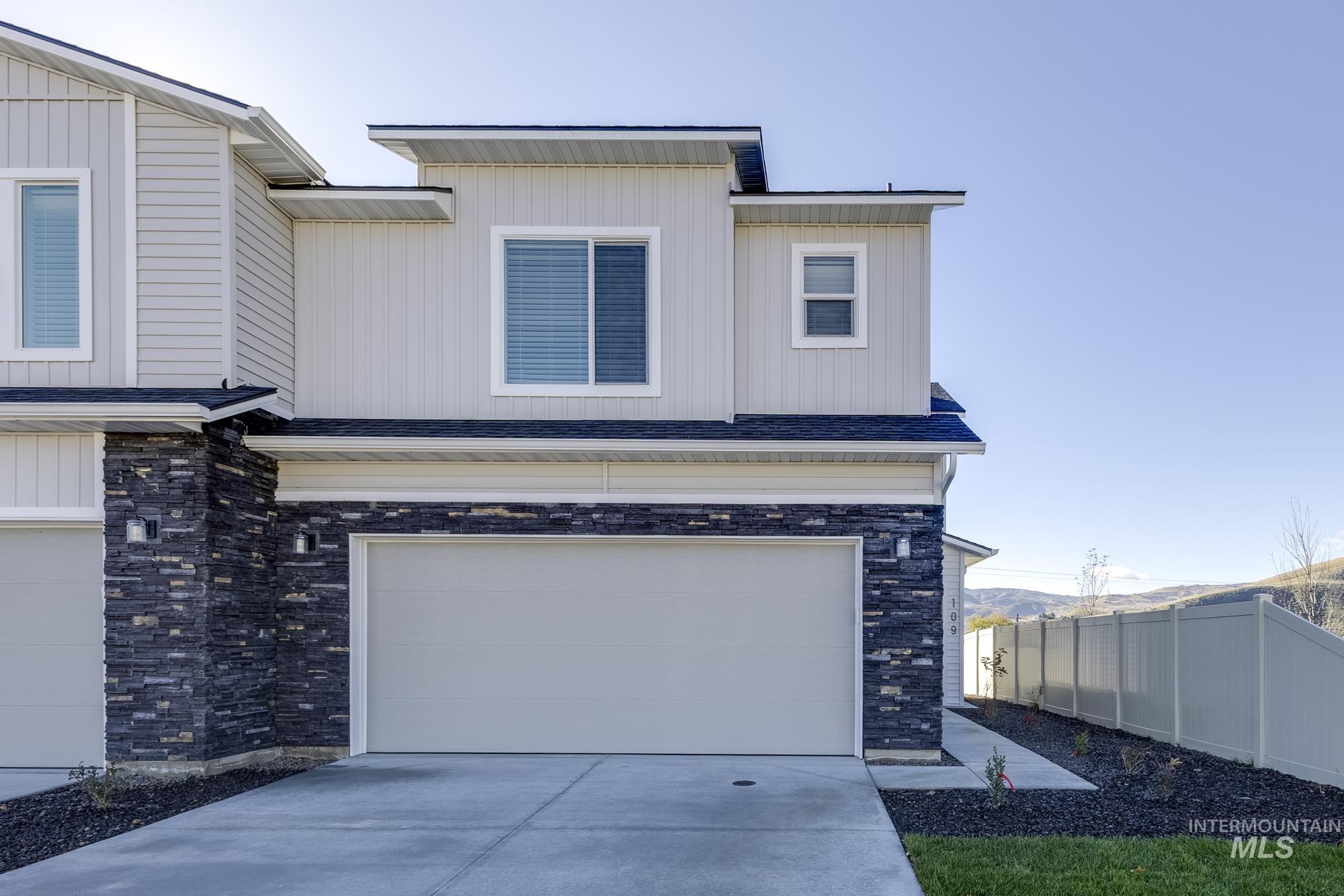 219 Moose St, Horseshoe Bend, Idaho 83629, 3 Bedrooms, 2.5 Bathrooms, Residential For Sale, Price $360,990, 98967473