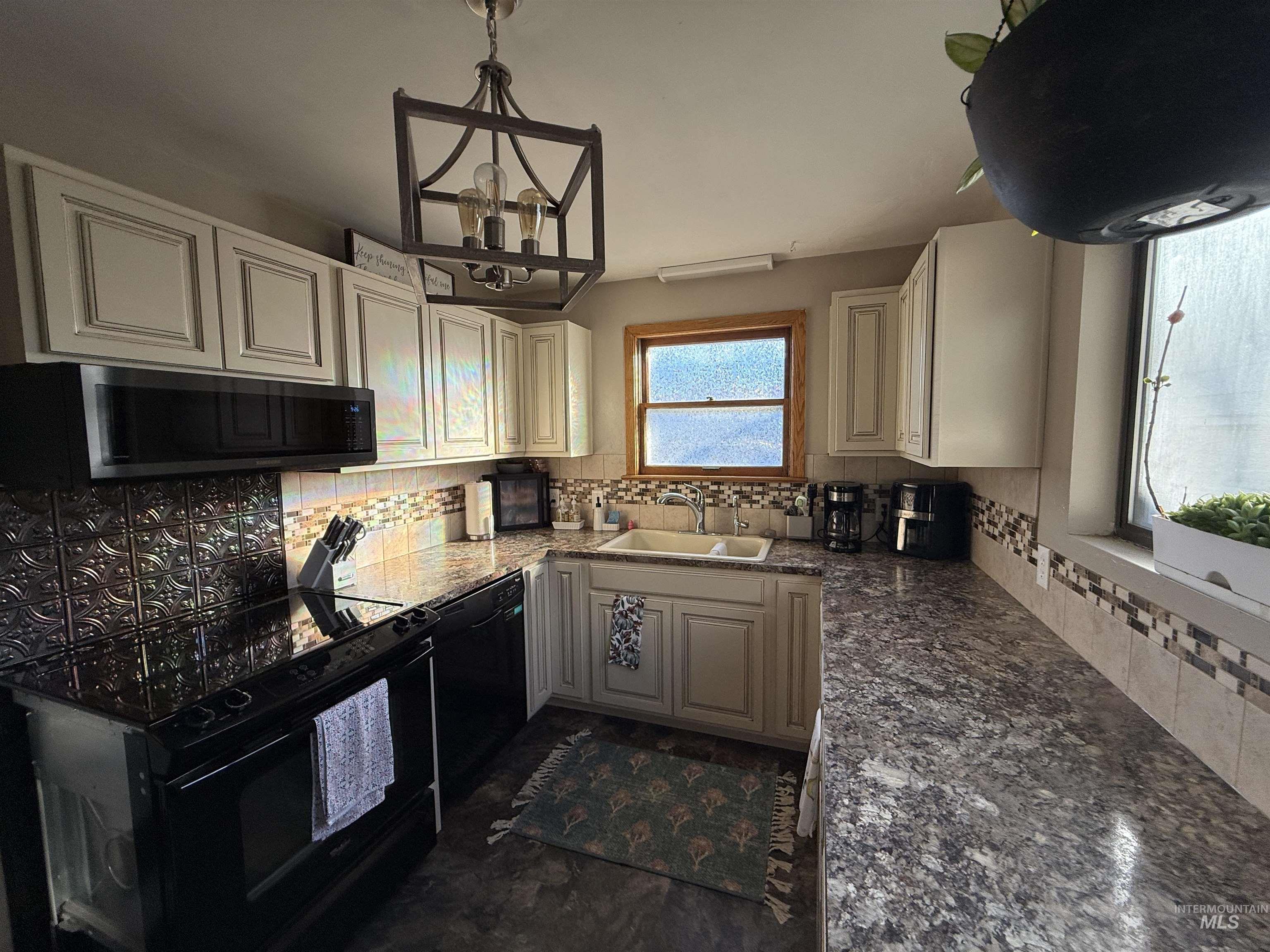 1434 Spruce Ave, Twin Falls, Idaho 83301, 4 Bedrooms, 2 Bathrooms, Residential For Sale, Price $324,900, 98967546