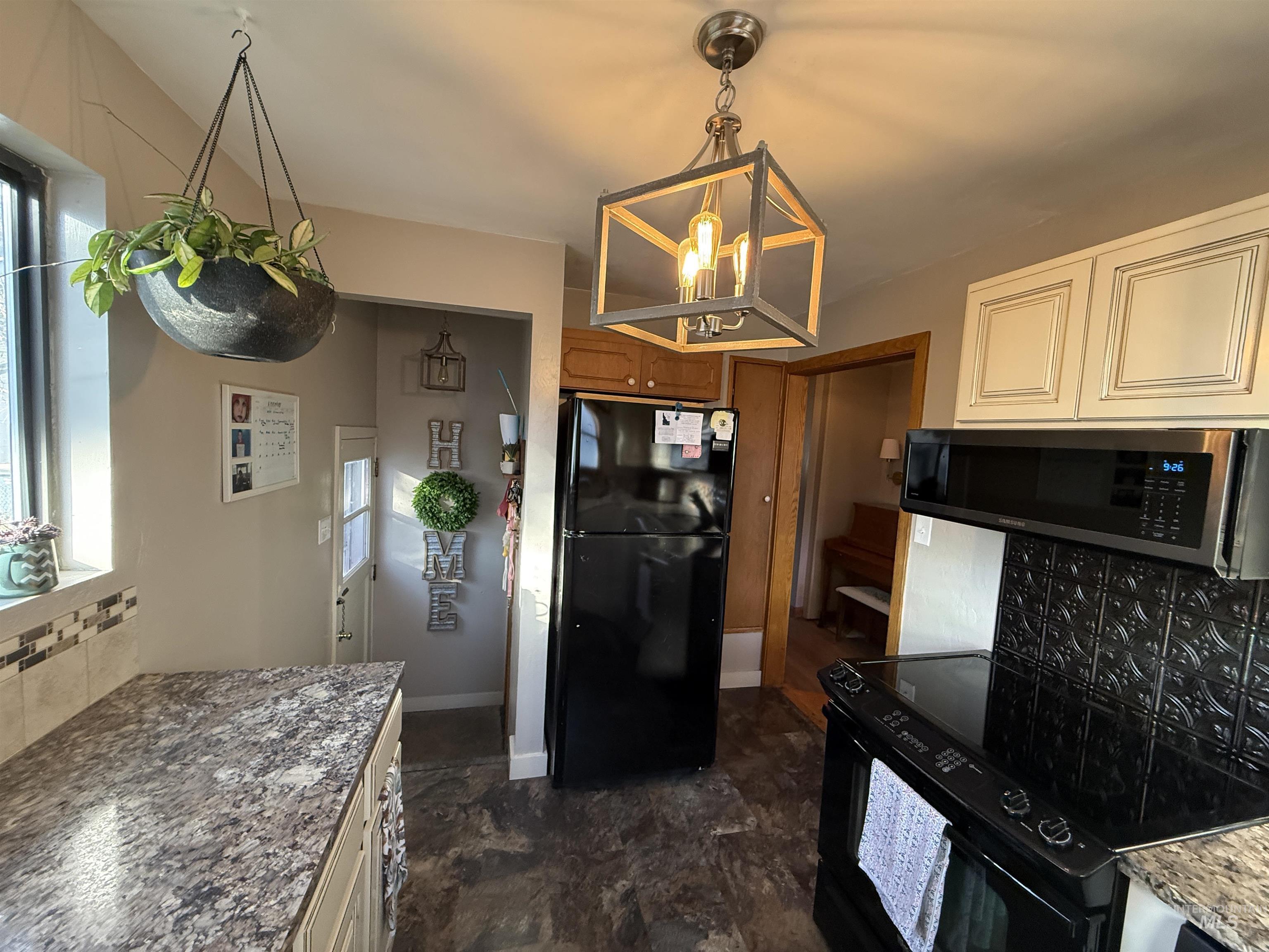 1434 Spruce Ave, Twin Falls, Idaho 83301, 4 Bedrooms, 2 Bathrooms, Residential For Sale, Price $324,900, 98967546