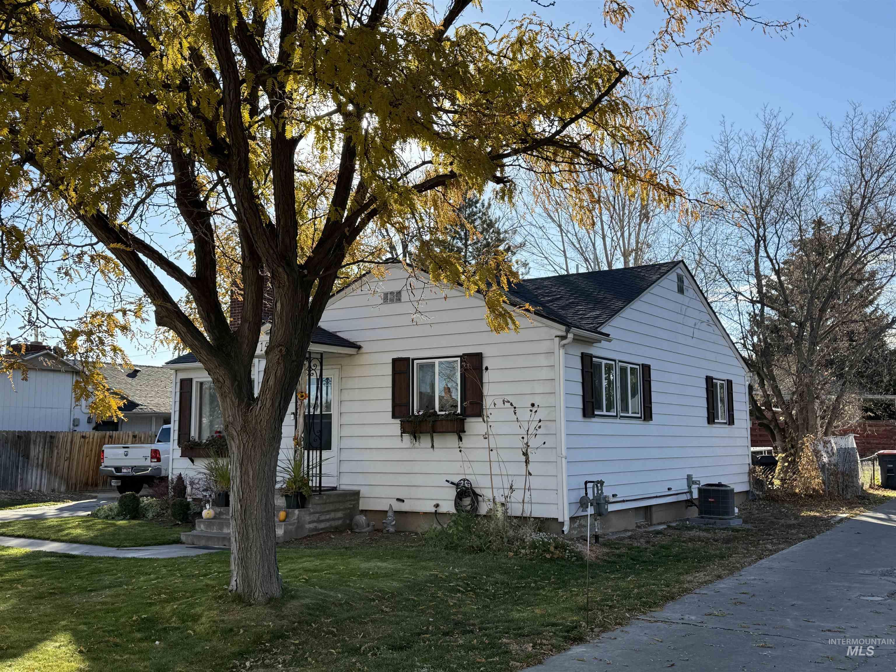 1434 Spruce Ave, Twin Falls, Idaho 83301, 4 Bedrooms, 2 Bathrooms, Residential For Sale, Price $324,900, 98967546