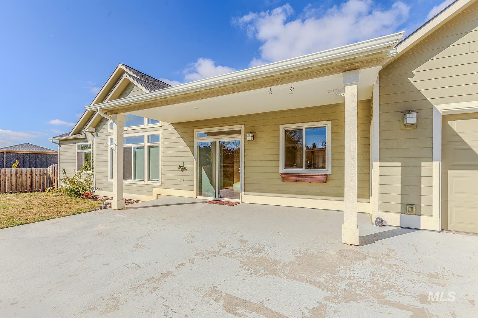 815 NW Valley View Drive, Pullman, Washington 99163, 4 Bedrooms, 2 Bathrooms, Residential For Sale, Price $575,000, 98967561