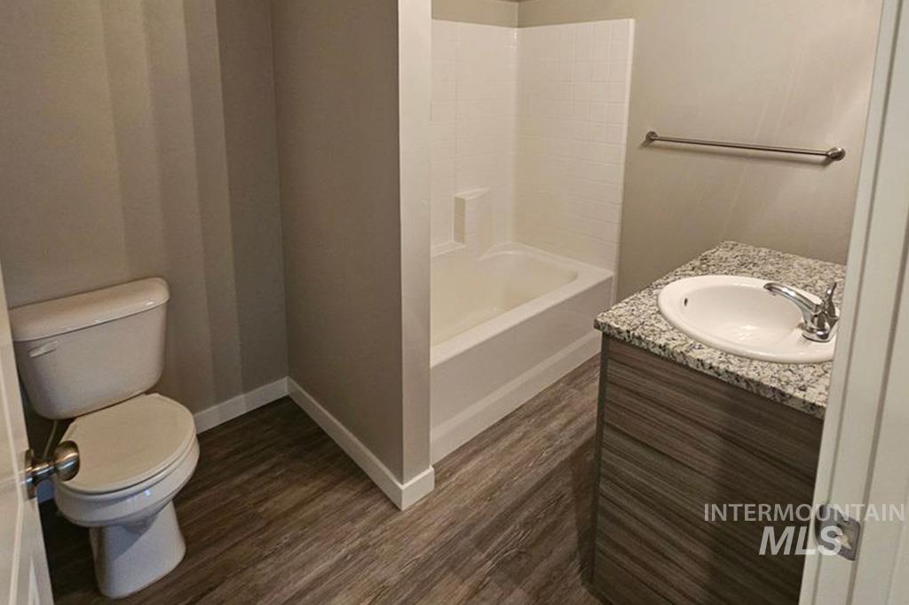 2985 N Meridian Rd Bldg I, Meridian, Idaho 83646, 3 Bedrooms, 2 Bathrooms, Residential Income For Sale, Price $1,185,000, 98967566